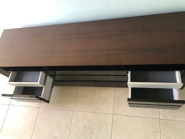 Vendo rack com 4 gavetas e portas deslizantes - Foto 3