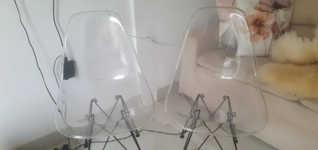 Duas cadeiras em Acrílico - Foto 4