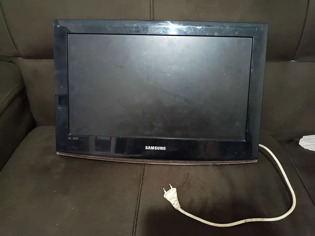 TV Samsung LCD 22" - Modelo LN22B450C8 - R$ 150