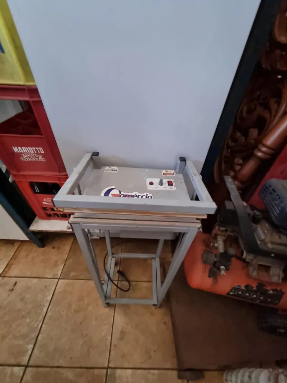 Seladora de coluna com pedal e regulagem de temperatura bivolt bem conservada