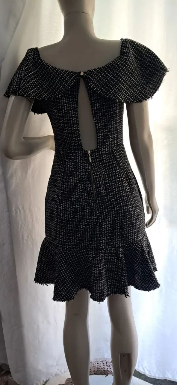 Vestido Stend Curto com Babados e Decote Ombro a Ombro - Foto 3