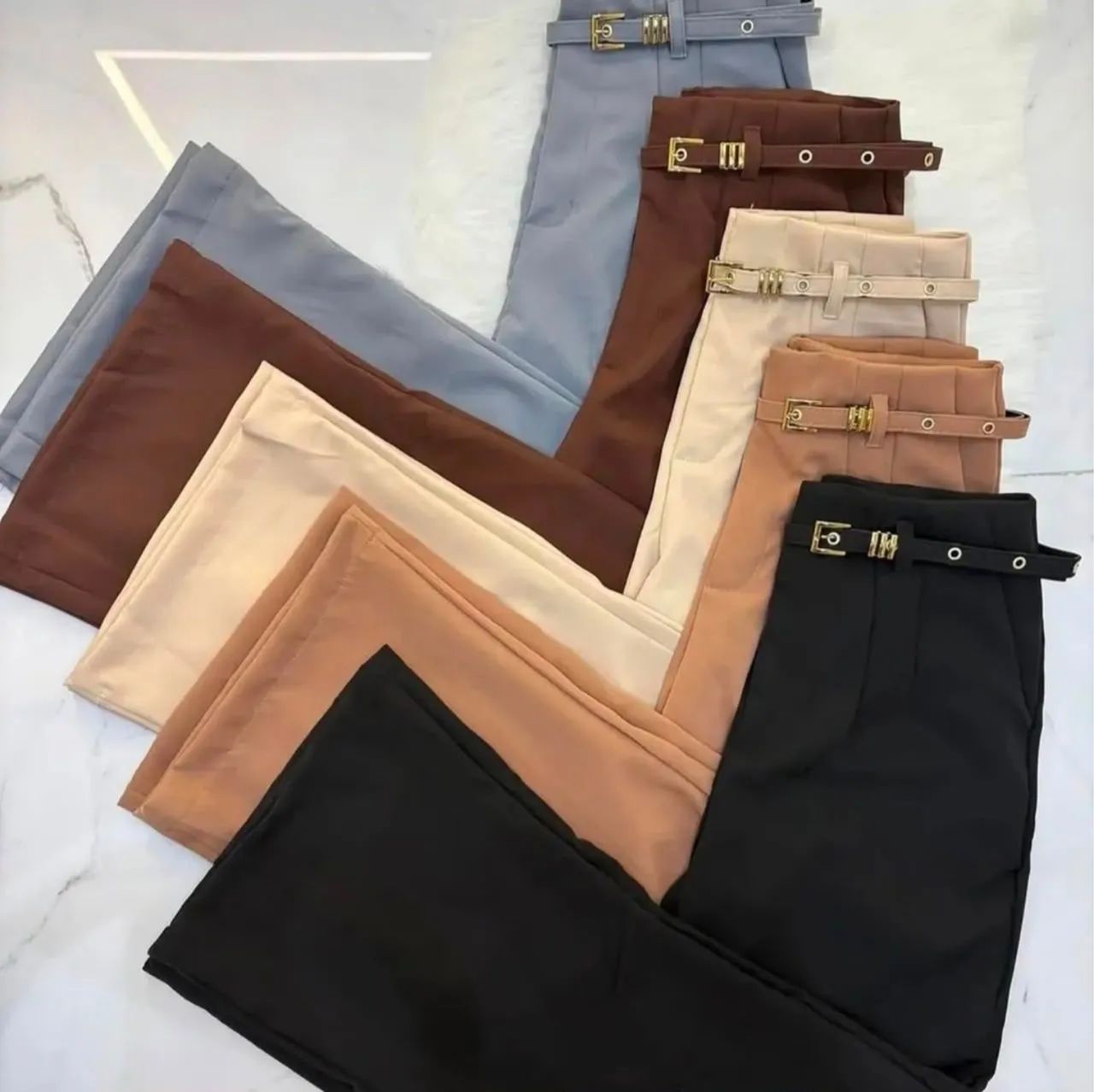 Calça alfaiataria com cinto
