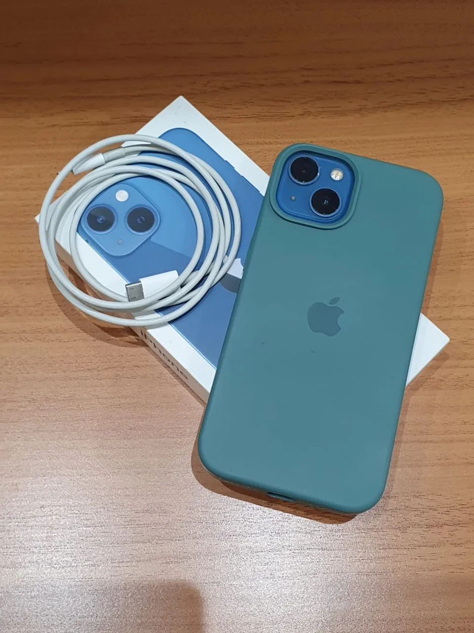 iPhone 13-256gb com caixa e cabo de carregar original  - Foto 2