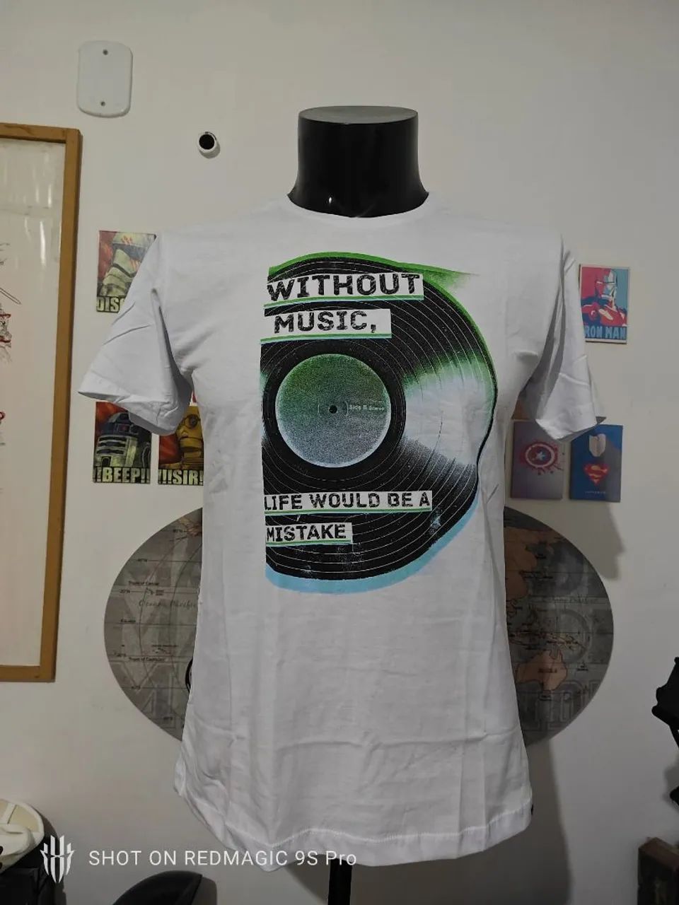 Lote com 100 camisas masculinas