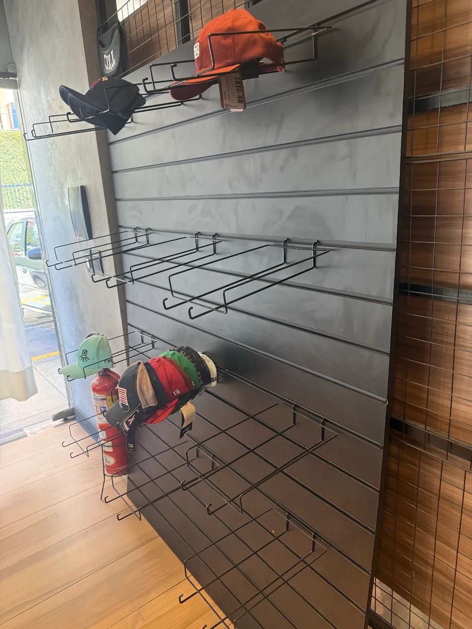 Expositor de bonés  - Foto 2