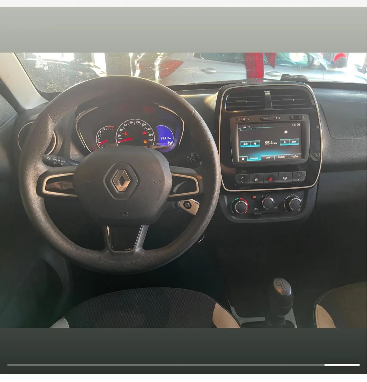 Renault Kwid Intense 1.0 Flex 12V 5P Mec. 2018 - Foto 3