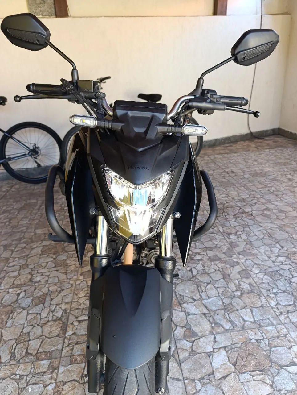 Honda CB 300F