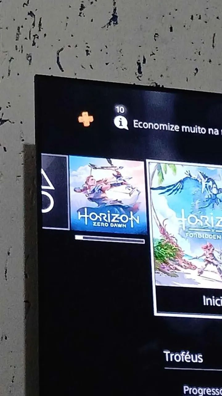 PS4 SLIM, TRÊS CONTROLES E UM JOGO - Foto 2