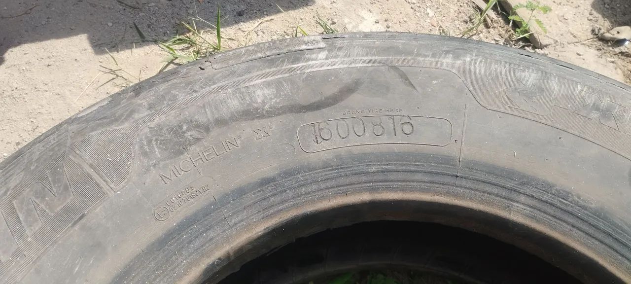 Pneu caminhão aro 295/80 R22.5 - Foto 3