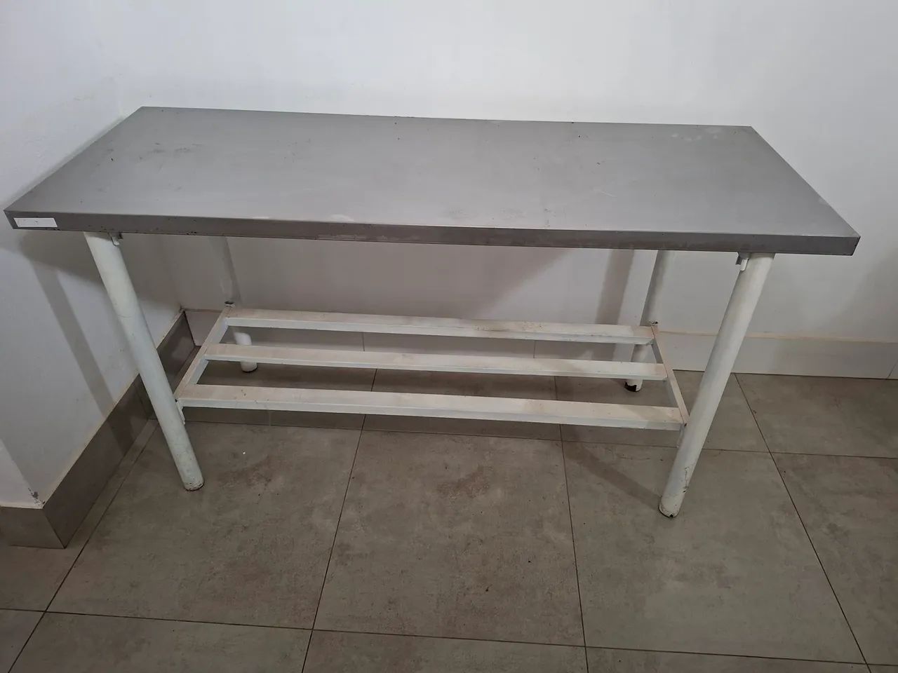 Mesa  - Tampo de Inox