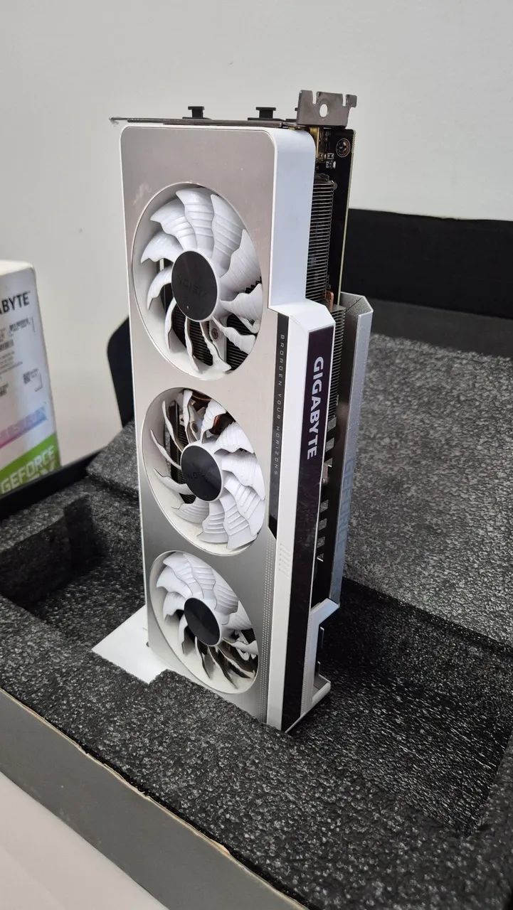 RTX 3080 10GB VISION GIGABYTE*** Leia - Foto 2