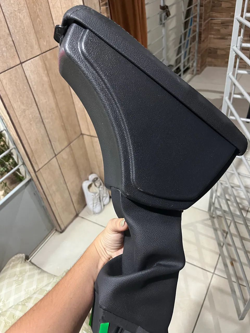 Vende-se apoio para braço em couro  - Foto 3