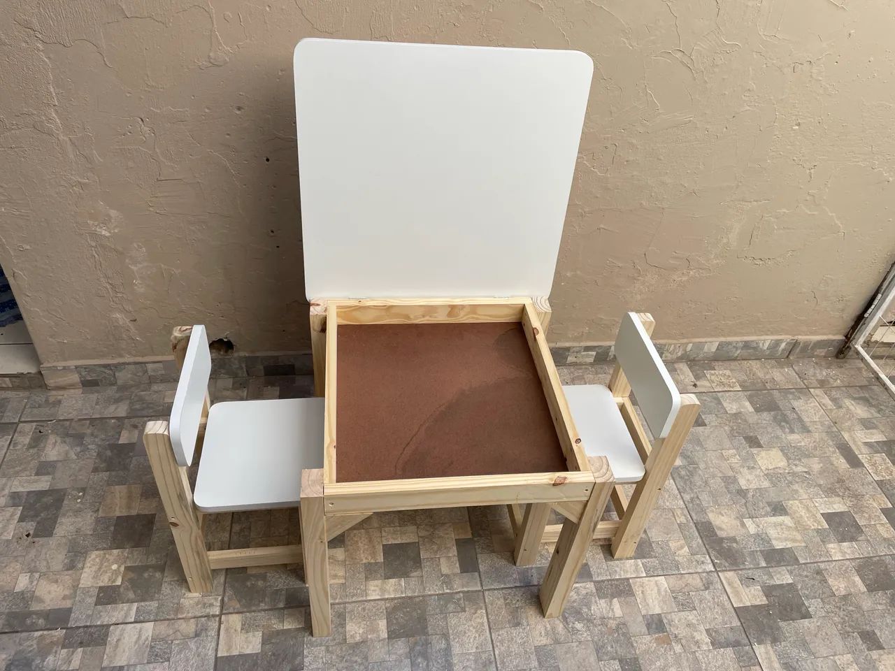Mesa infantil com baúzinho - Foto 4