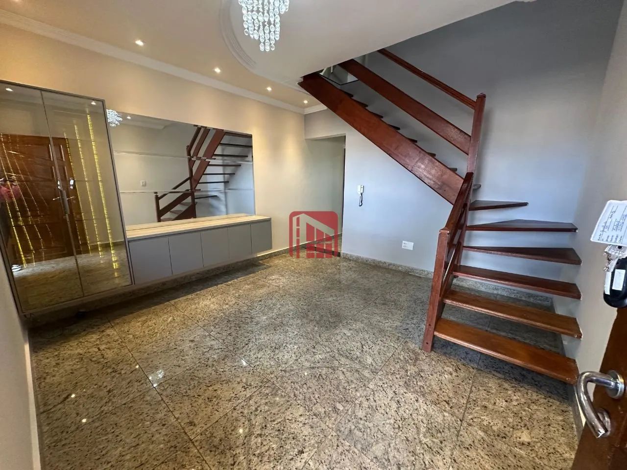 Excelente casa geminada 3 quartos, tríplex Cabral Contagem!!
