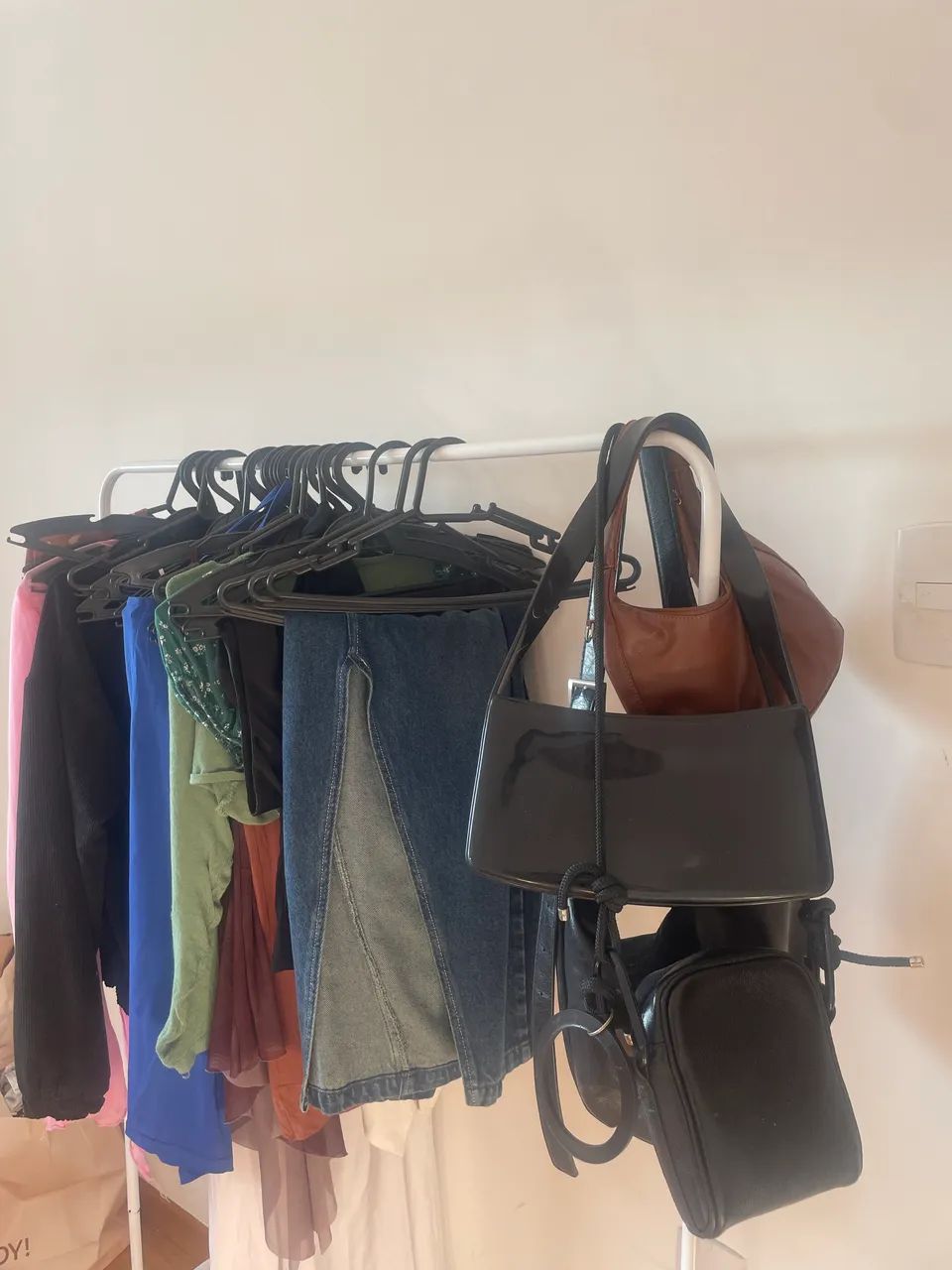 Arara de roupas  - Foto 2