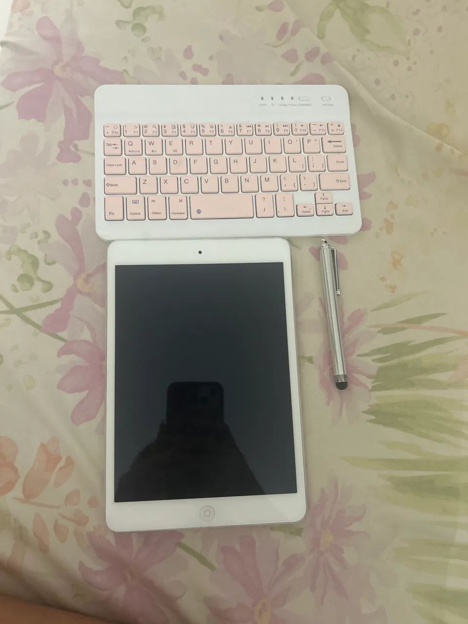 Vendo iPad mini+teclado+canetinha 