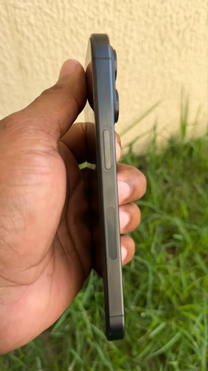 iPhone 15 pro  - Foto 2