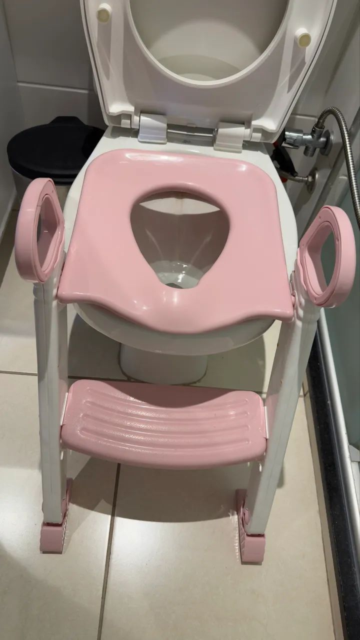 Assento redutor infantil com escada Rosa - Foto 3