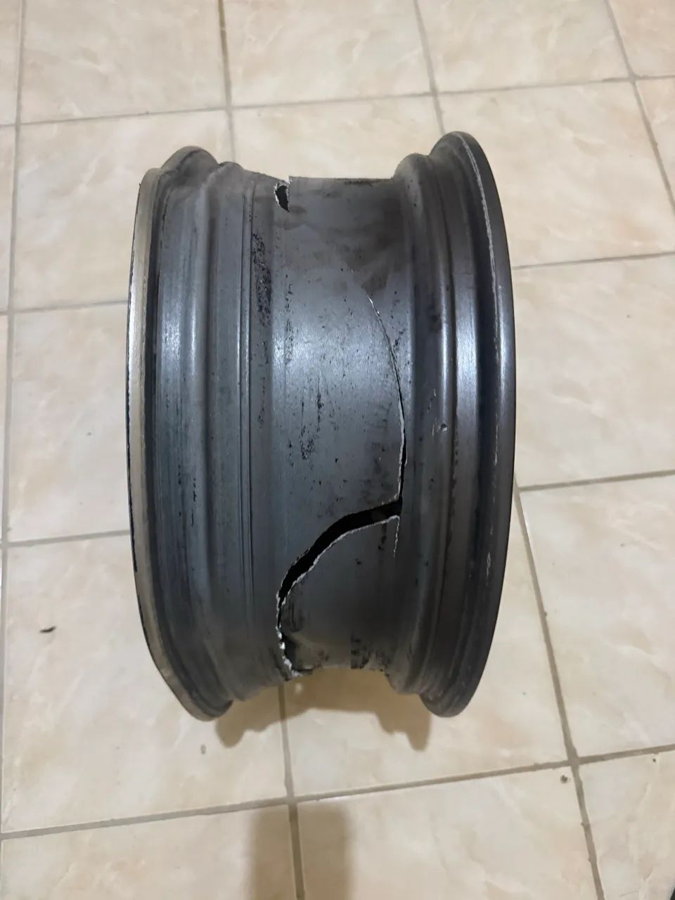 Roda danificada  - Foto 2