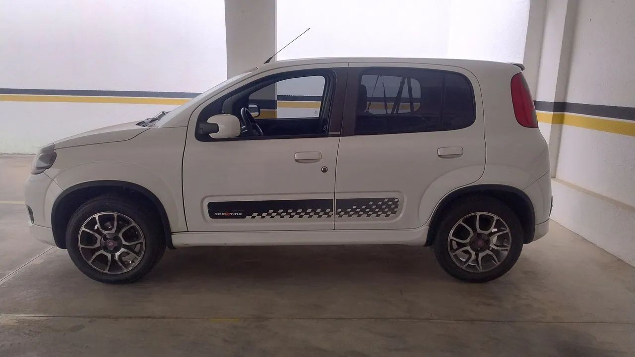 Fiat Uno Sporting 1.4 EVO Fire Flex 8V 4P 2013