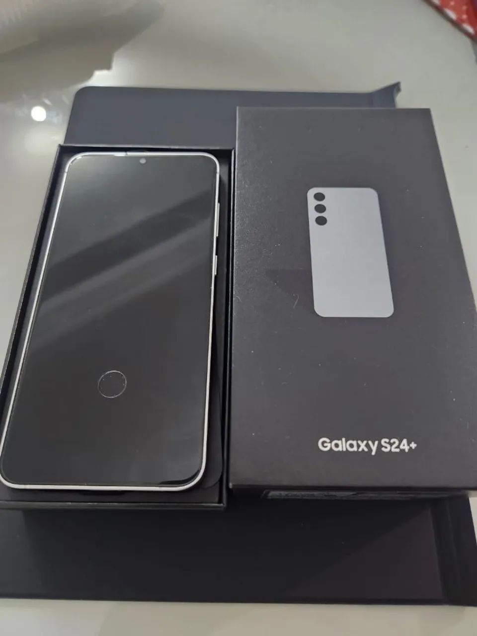 Galaxy s24+ novíssimo. 