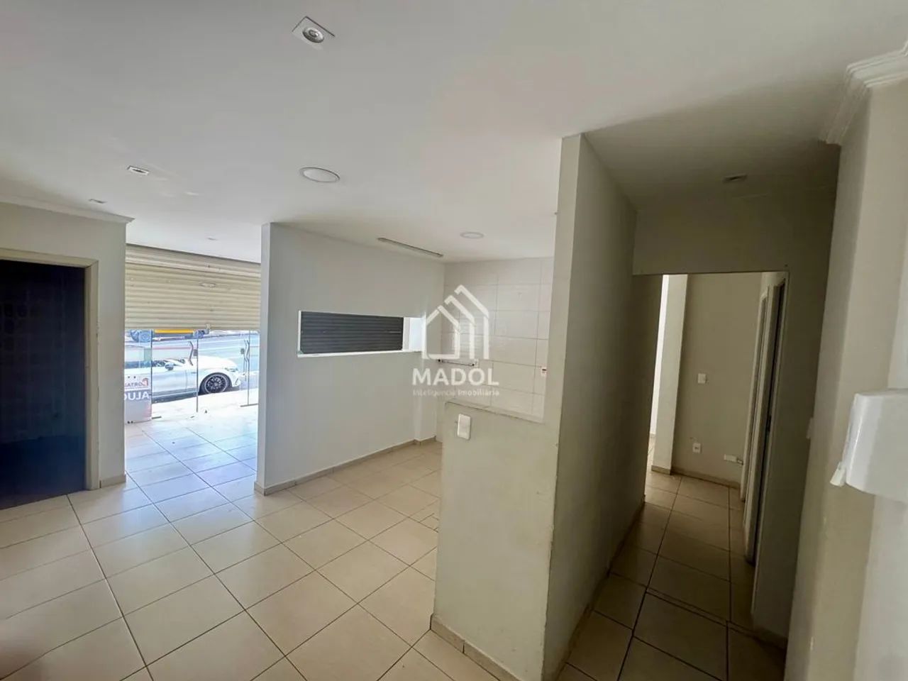 Sala comercial para locação na Rua Balduíno Taques, por R$ 5.000,00. - Foto 4