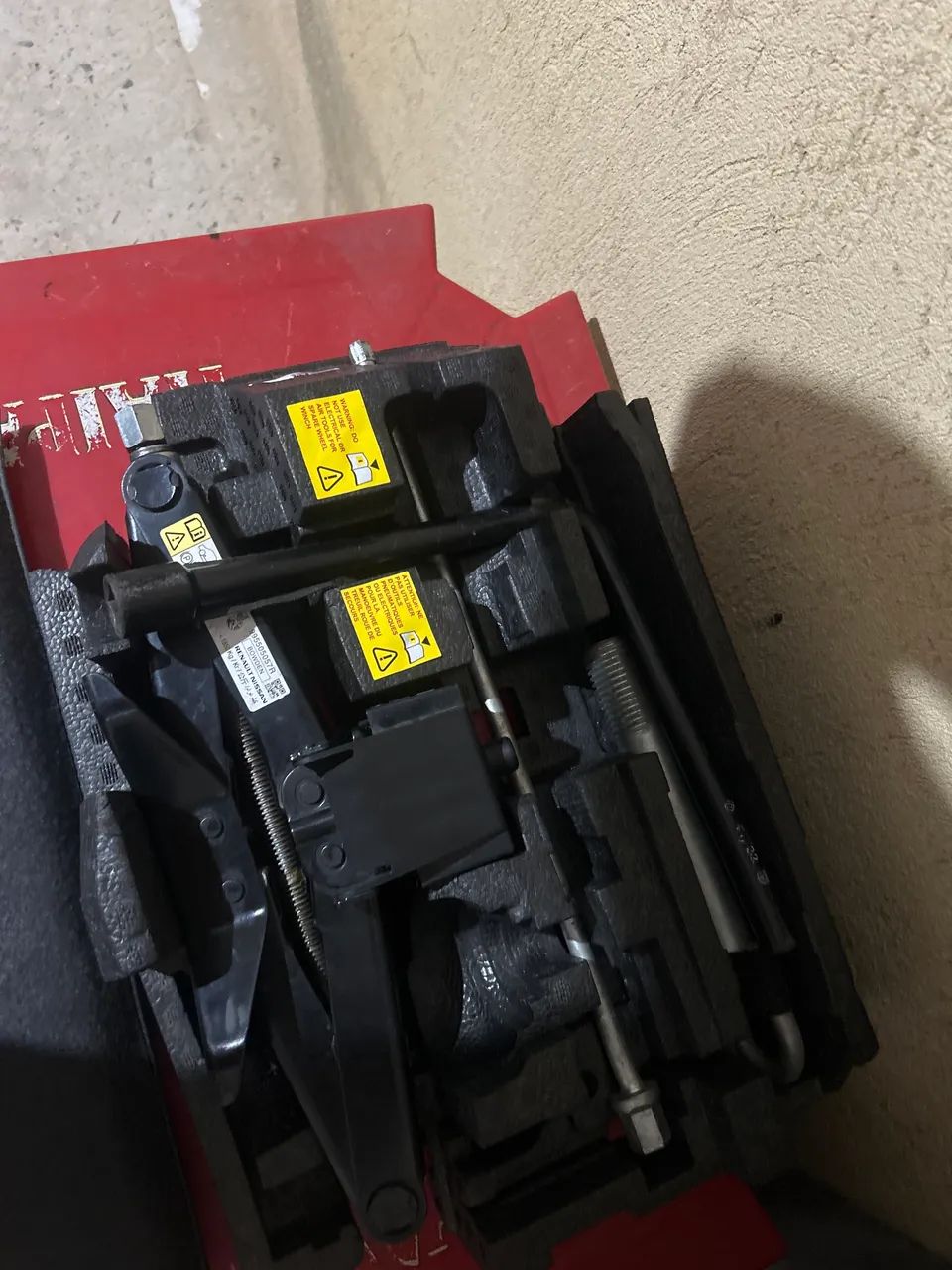 Macaco chave de roda kit ferramenta e triângulo do Renault Master - Foto 5