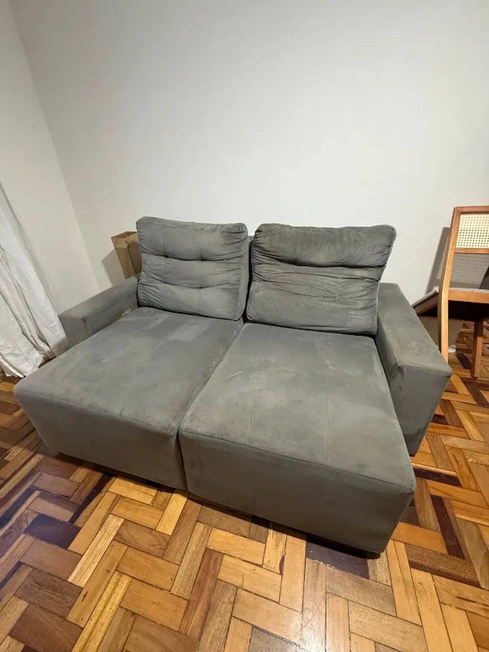 Sofá retrátil + cadeiras 
