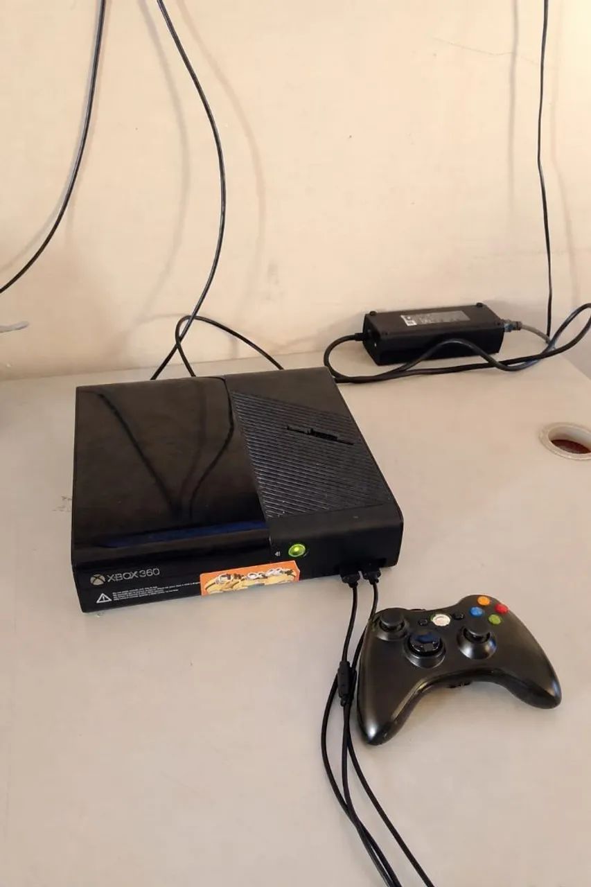 Vendo Xbox 360 com jogos faço entrega aceito cartão