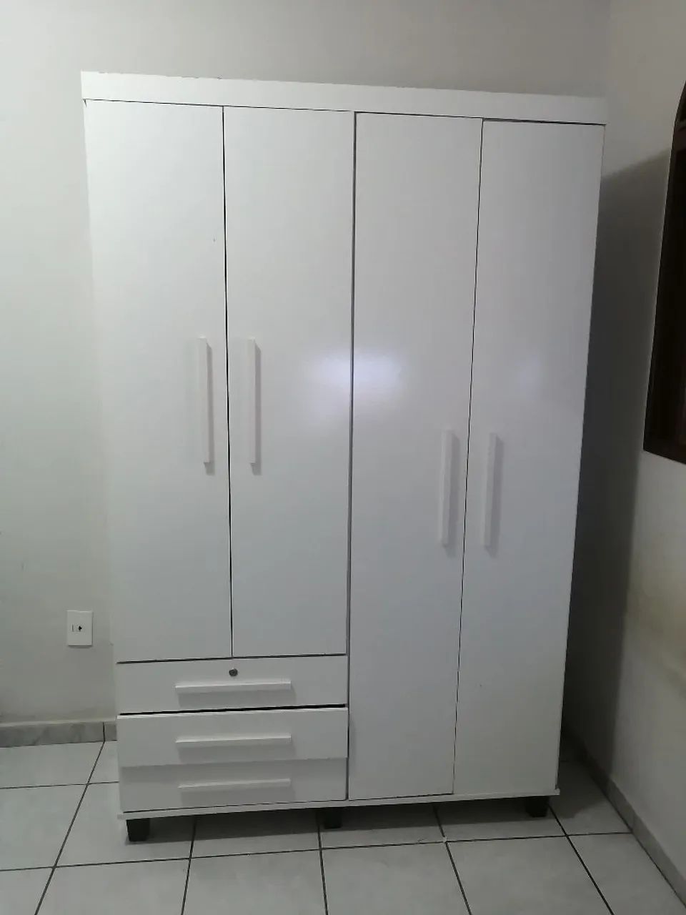 Guarda roupa de solteiro 