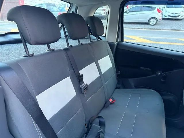 Fiat Idea Attractive 1.4 Fire Flex 8V 5P 2012 - Foto 3