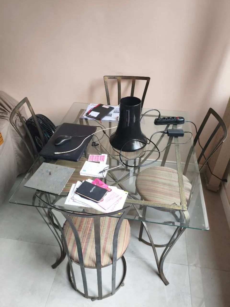Móveis: MESA JANTAR C 4 CADEIRAS , APARADOR. - Foto 3