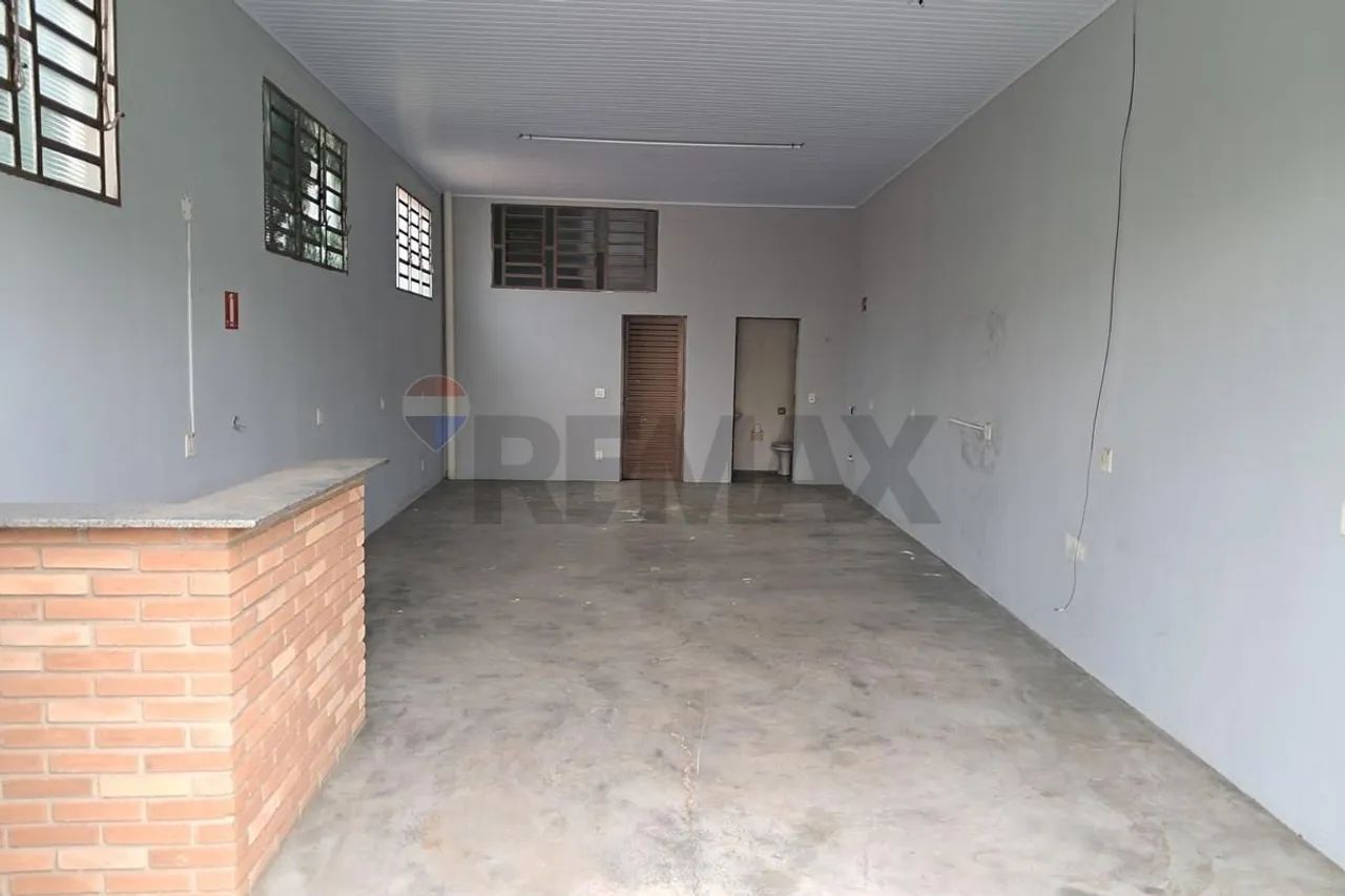 Galpão Comercial Reformado em Cosmópolis, SP - Foto 4