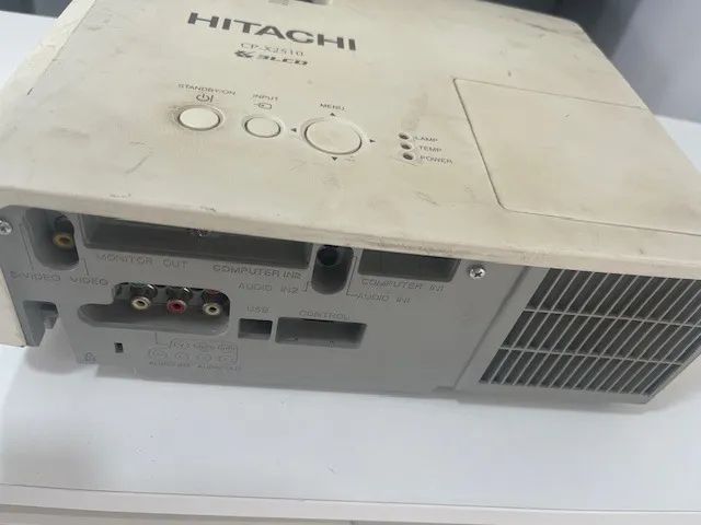 Projetor Hitachi CP-X2511 - Foto 2
