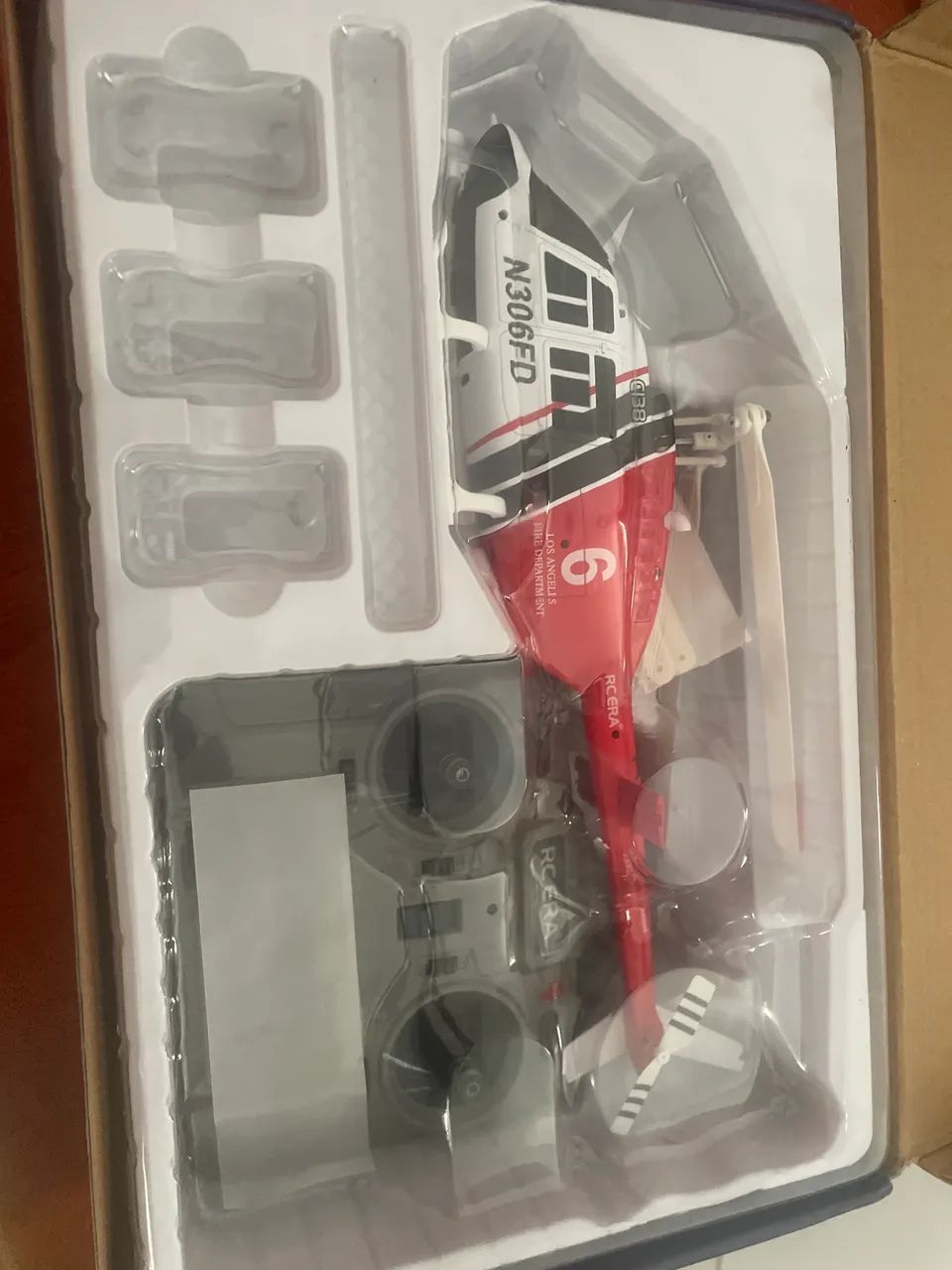 Helicóptero de controle remoto 