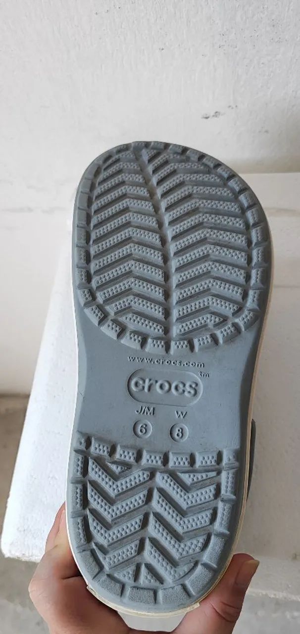 Crocs semi nova  - Foto 3