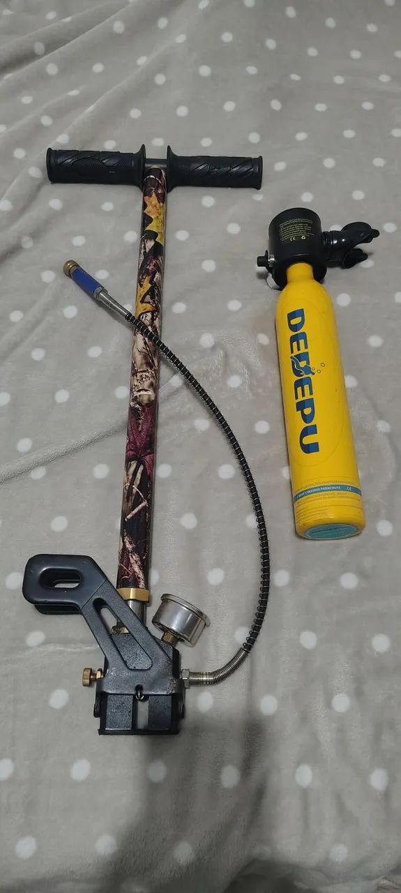 Vendo mini cilindro de mergulho e bomba de Auta pressão em perfeito estado
