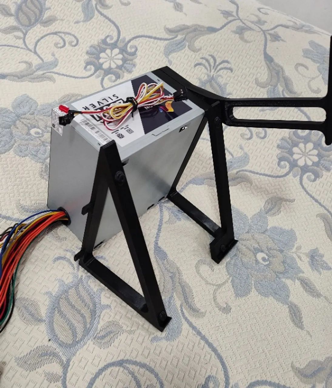 Gabinete Open Frame 3D - Suporte de Bancada para PC - Com Suporte de Placa de Vídeo