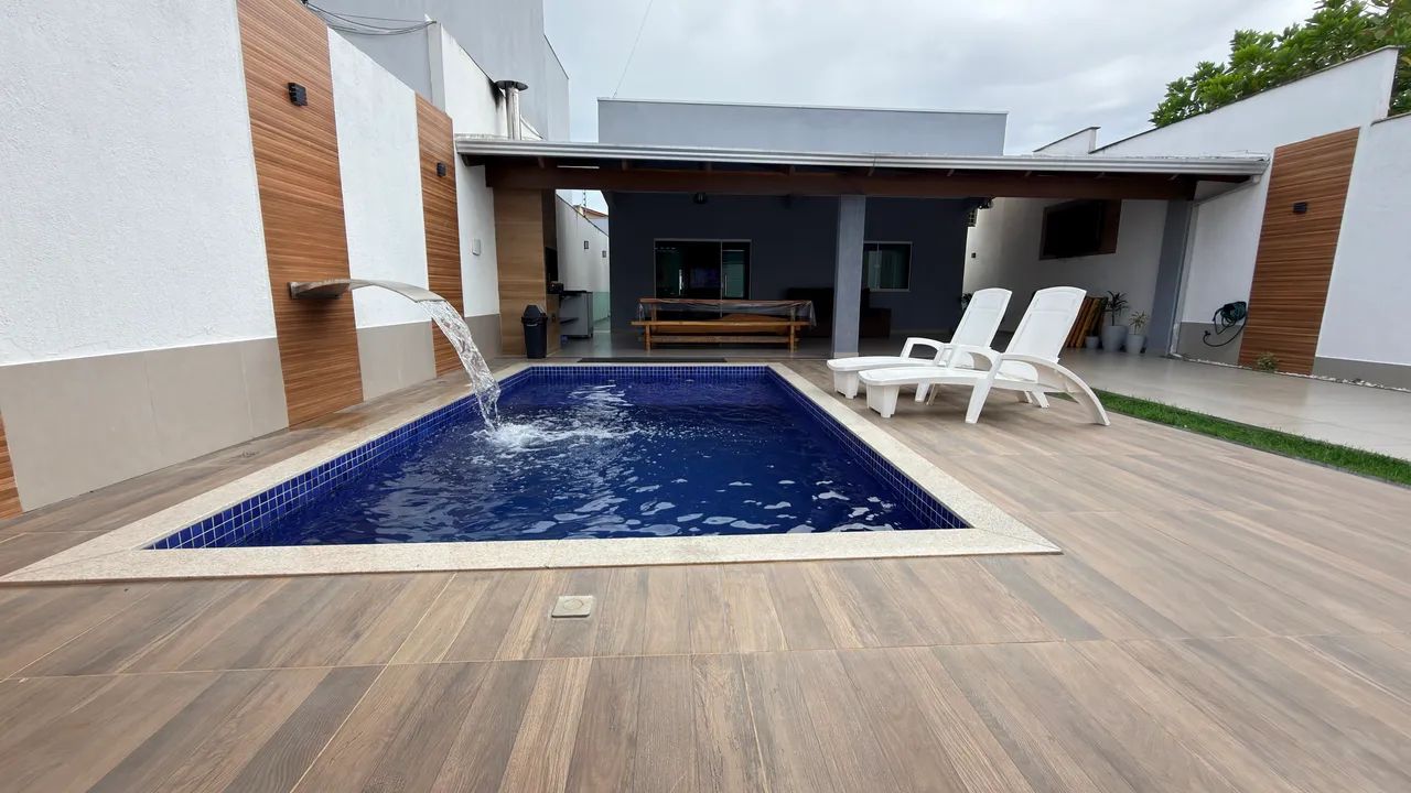 Residencial Barreiros de 5 Quartos sendo 3 Suítes com Ar em Prado BA