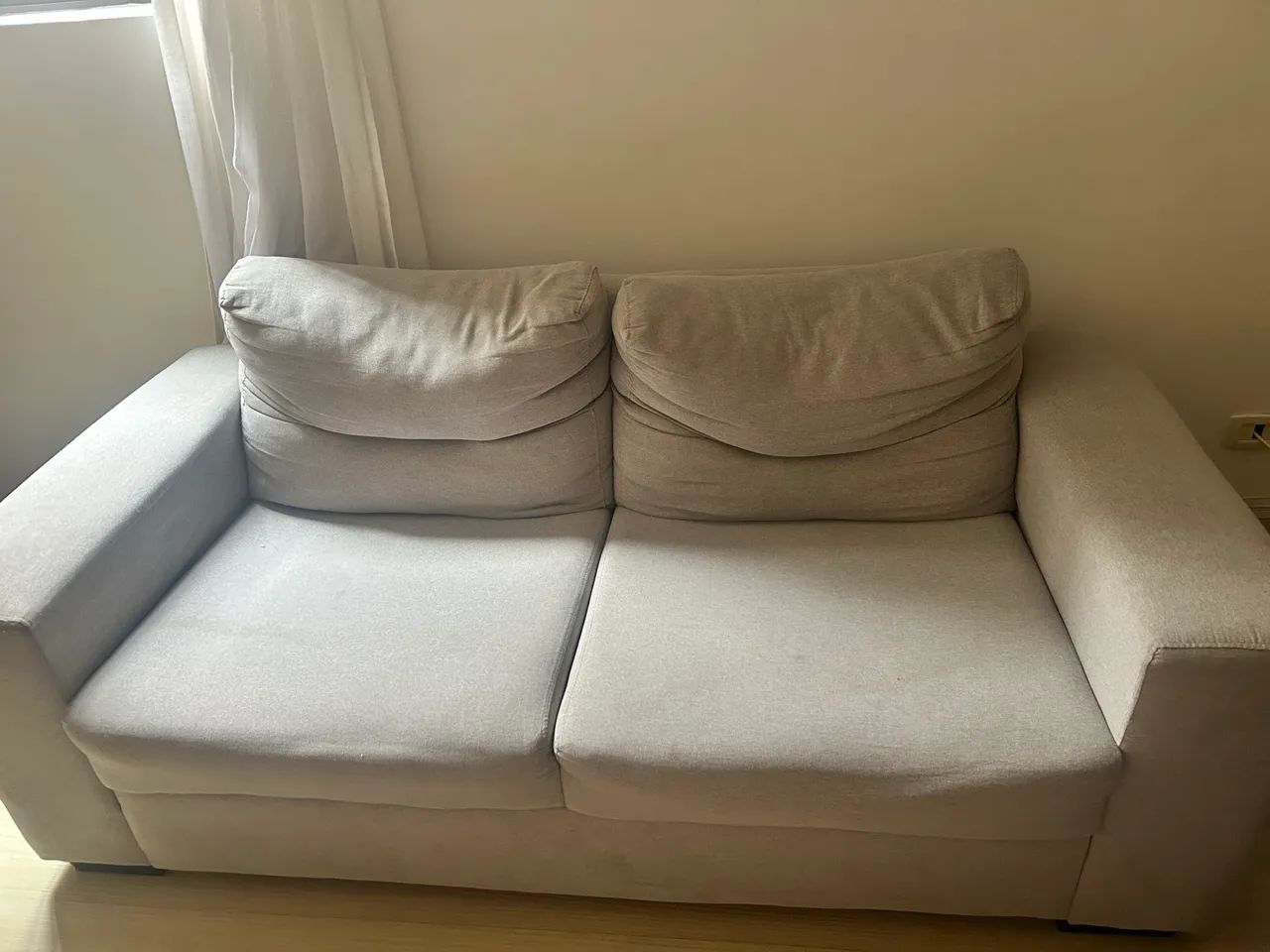 Sofá 2 lugares 