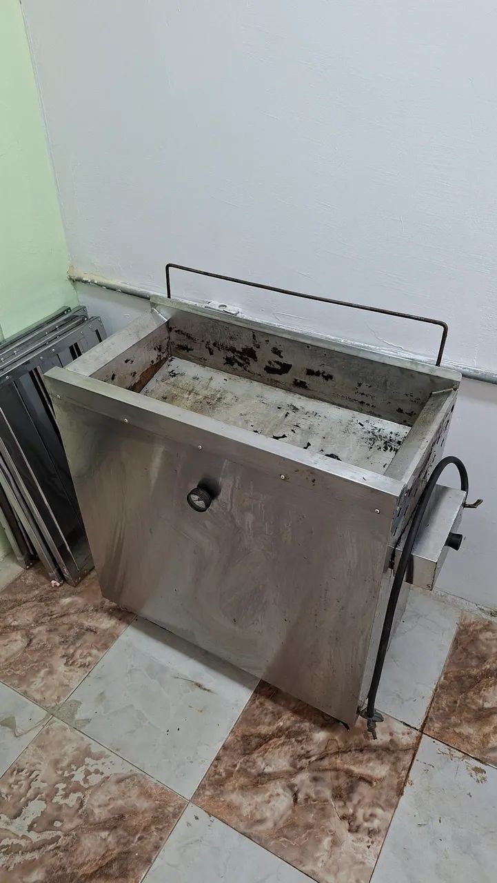 Fritadeira Industrial a Gás - Capacidade 36 litros - Foto 2