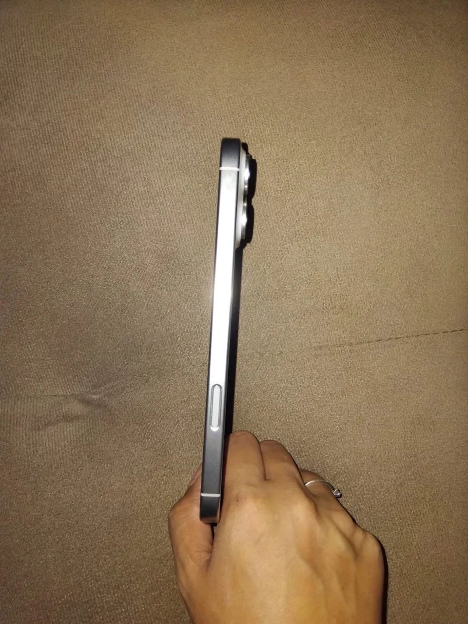 Vendo iPhone 16 pro Max 256Gb branco - Foto 3