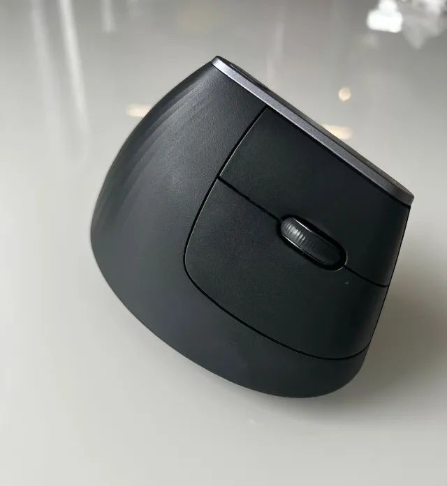 Logitech MX Vertical - Mouse Ergonômico Premium - Foto 4