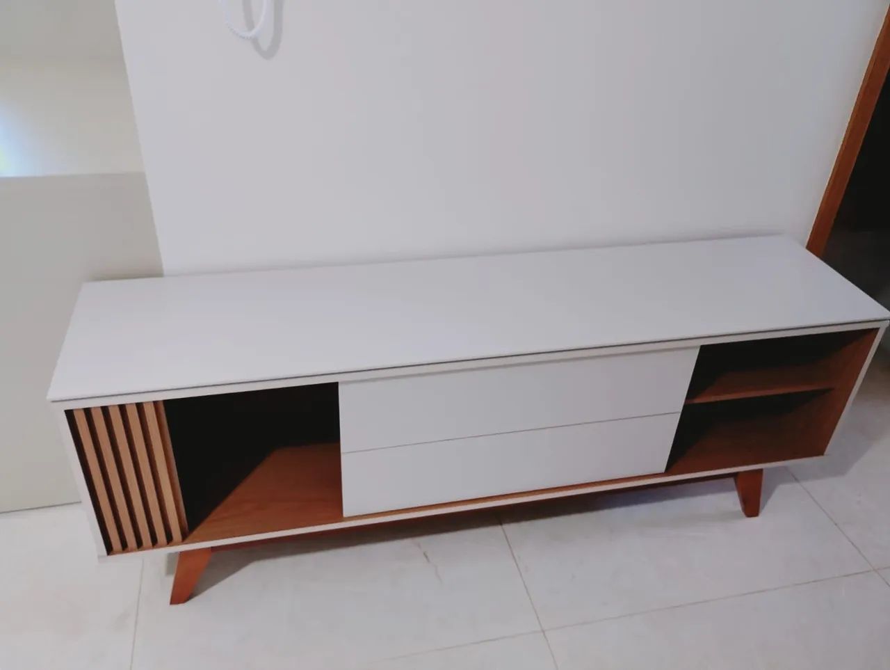 RACK OTAWA/COLIBRI RETRÔ COM REPARTIÇÕES,PARA TV DE ATÉ 60 POLEGADAS  - Foto 2