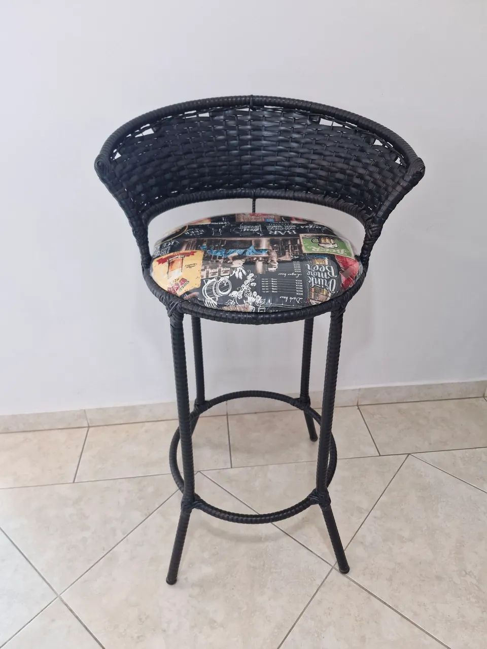 3 banquetas iguais