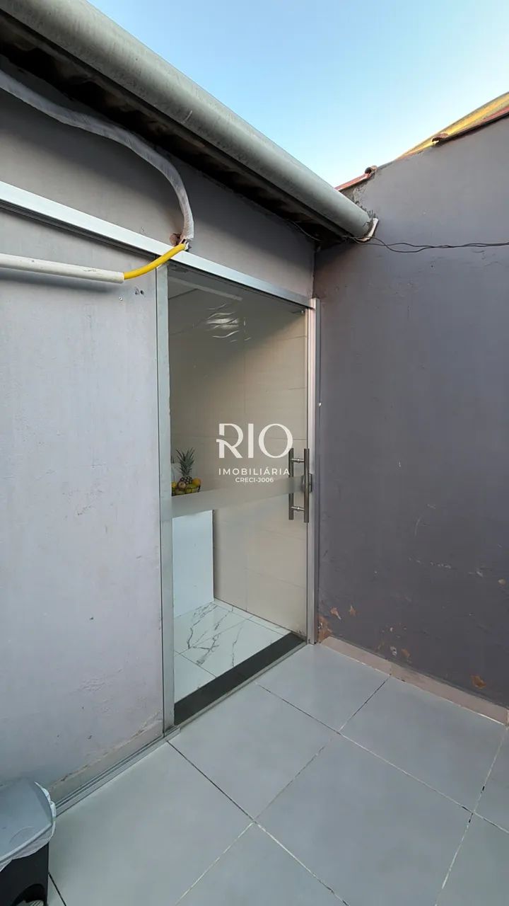 Casa á Venda com 2 quartos, piscina , placa solar e garagem. - Foto 2