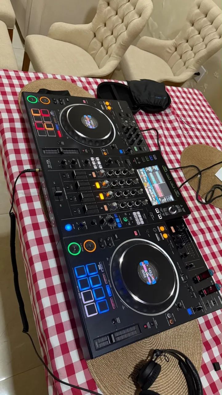 XDJ XZ PIONEER CONTROLADORA COM PELÍCULA PROTETORA E HARDCASE - Foto 3