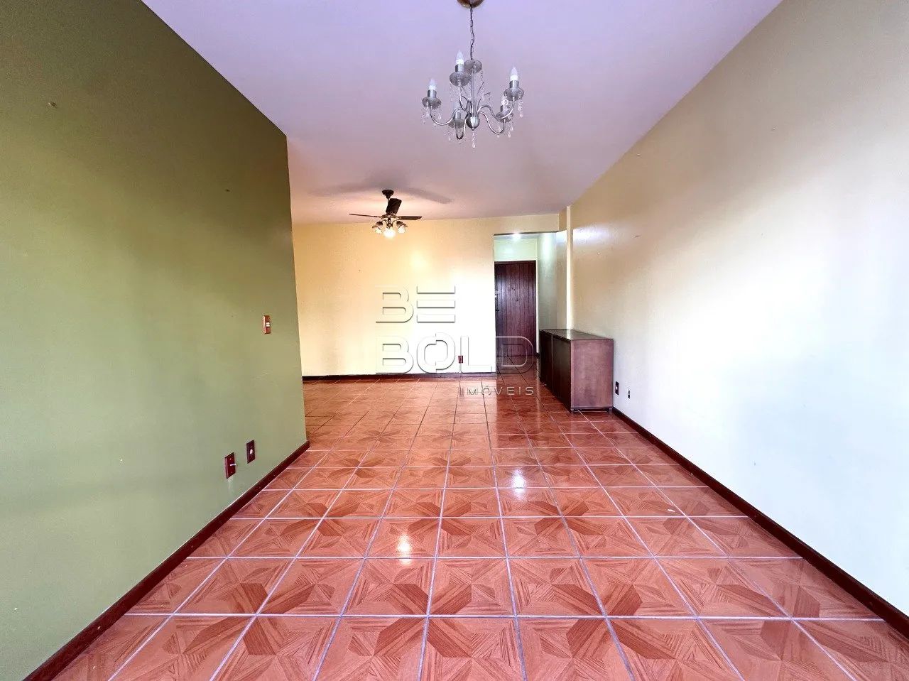 Apartamento amplo com 3 dormitórios em Coqueiros - Foto 5