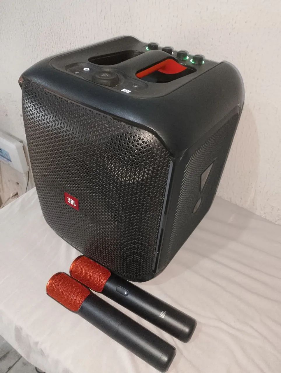 Caixa JBL ENCORE 2,com 2 microfones 1300! - Foto 4