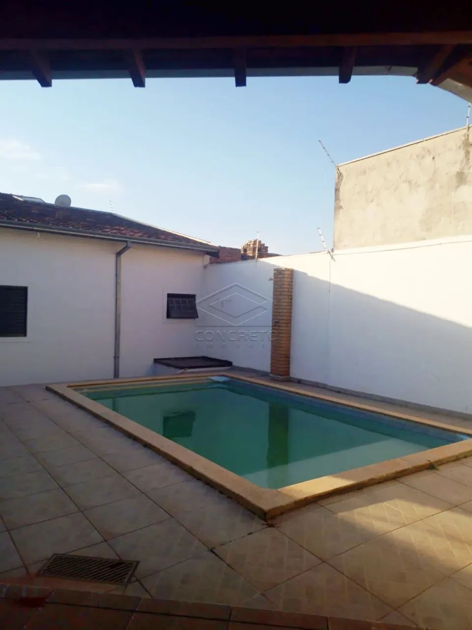 LINDA CASA COM 03 DORMITÓRIOS E PISCINA - Foto 2